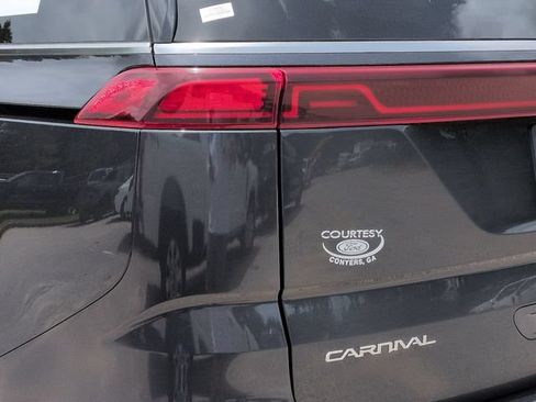 Used 2024 Kia Carnival SX Prestige FWD image 14
