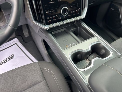 Used 2025 GMC Acadia Elevation image 25