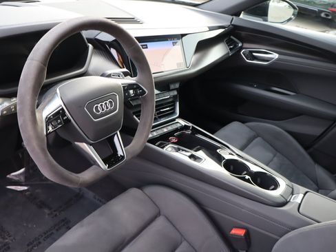 Used 2022 Audi e-tron GT Premium Plus w/ Performance Package image 9