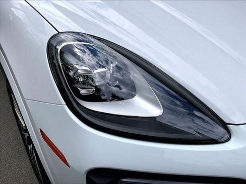 Certified 2023 Porsche Cayenne Platinum Edition AWD/4WD image 30