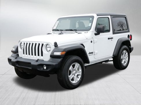 Used 2022 Jeep Wrangler Sport S image 3