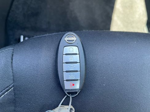 Used 2025 Nissan Altima 2.5 SV FWD image 17