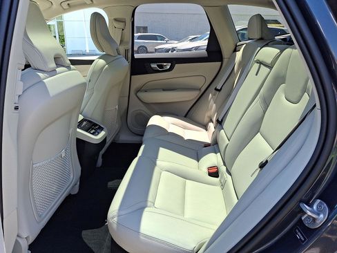 Certified 2024 Volvo XC60 B5 Ultimate w/ Climate Package AWD/4WD image 10