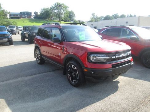 Used 2023 Ford Bronco Sport Outer Banks w/ Tech Package image 3