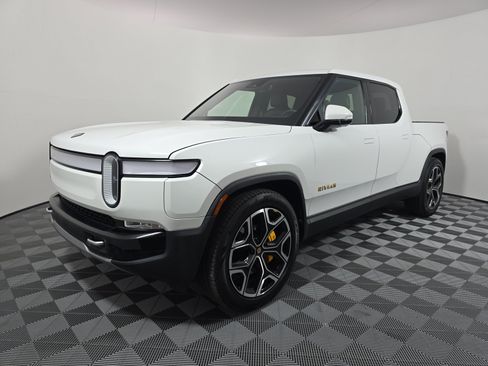 Used 2024 Rivian R1T Adventure AWD/4WD image 1