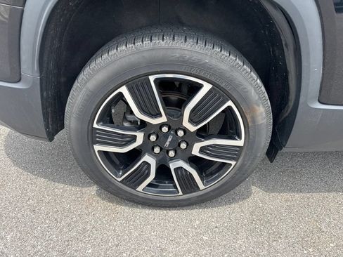 Used 2019 GMC Acadia SLT w/ Black Edition FWD image 19