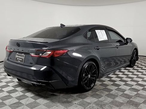 Used 2025 Toyota Camry SE FWD image 4