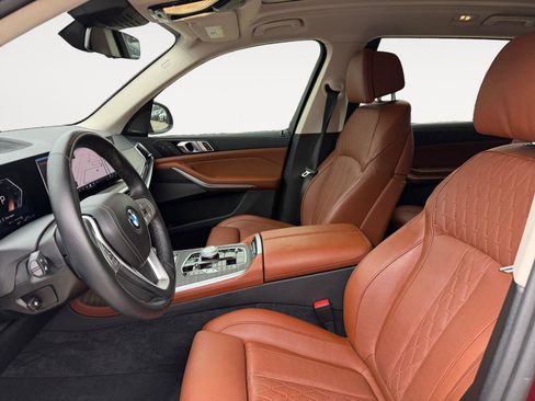 Used 2024 BMW X7 xDrive40i w/ Executive Package image 12