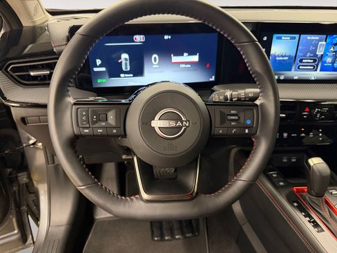Used 2026 Nissan Kicks SR FWD image 14