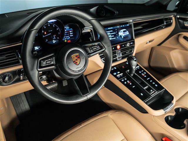 Used 2026 Porsche Macan AWD/4WD image 4