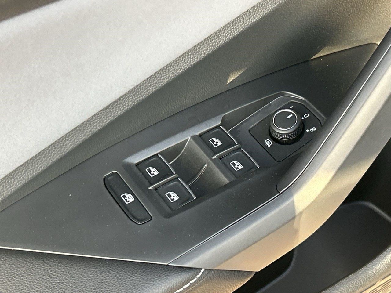 New 2027 Volkswagen Jetta SE FWD image 17