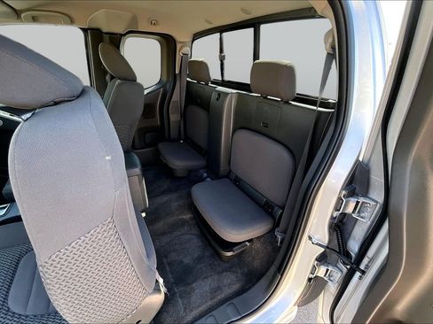 Used 2018 Nissan Frontier SV w/ Value Truck Package AWD/4WD image 25