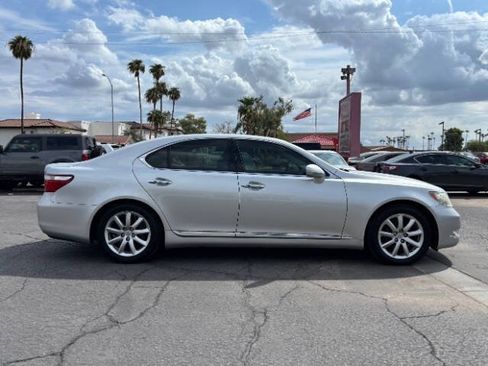 Used 2007 Lexus LS 460 RWD image 2