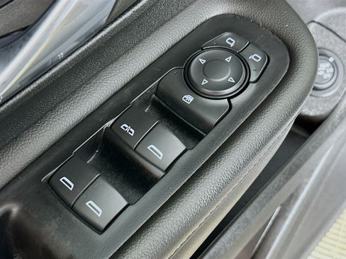 Used 2023 GMC Terrain SLT AWD/4WD image 17