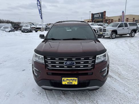 Used 2016 Ford Explorer XLT w/ Equipment Group 201A image 3