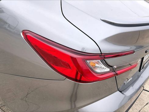 Used 2025 Toyota Camry SE image 29