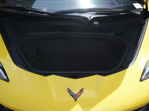 Used 2025 Chevrolet Corvette Z06 w/ Stealth Interior Trim Package RWD image 31
