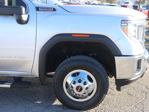 Used 2022 GMC Sierra 3500 SLT w/ SLT Premium Package image 9