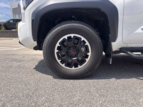 Used 2024 Toyota Tacoma TRD Off-Road AWD/4WD image 30