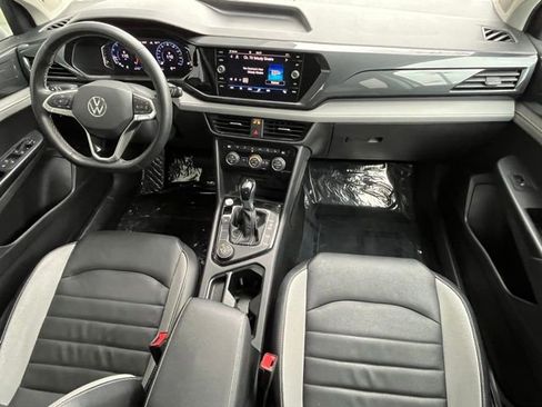 Used 2022 Volkswagen Taos SEL image 32