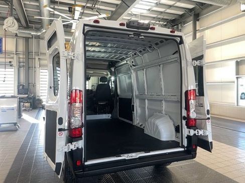 Used 2024 RAM ProMaster 2500 image 23