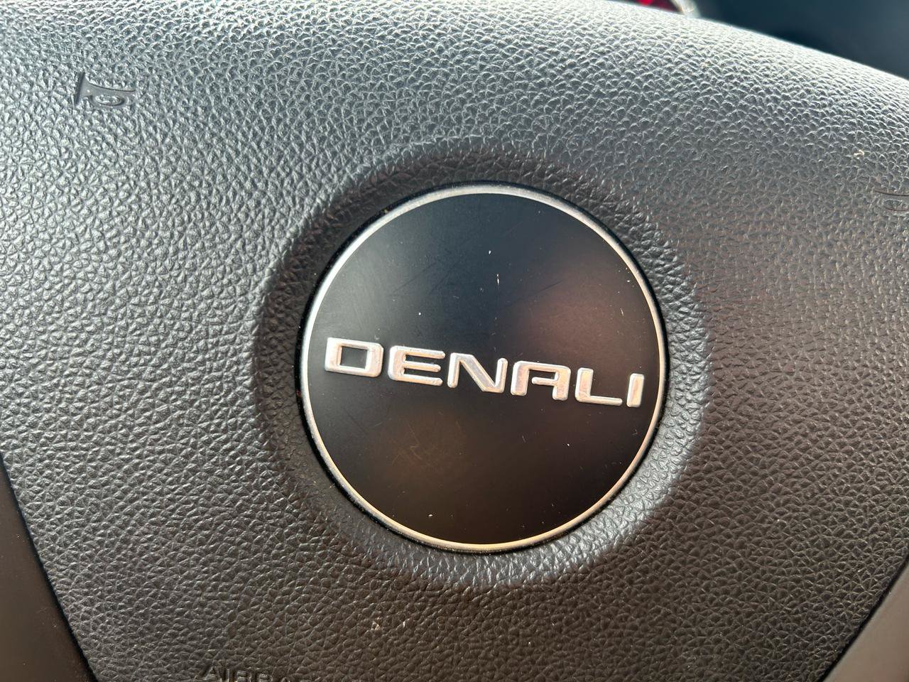 Used 2011 GMC Acadia Denali AWD/4WD image 24