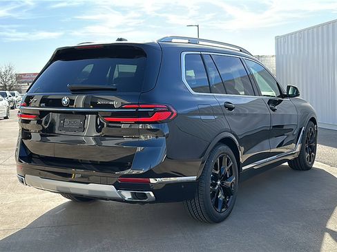 New 2026 BMW X7 xDrive40i w/ Premium Package image 8