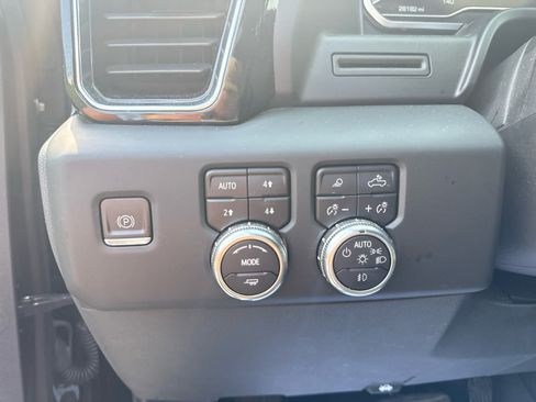 Used 2022 GMC Sierra 1500 Denali AWD/4WD image 15
