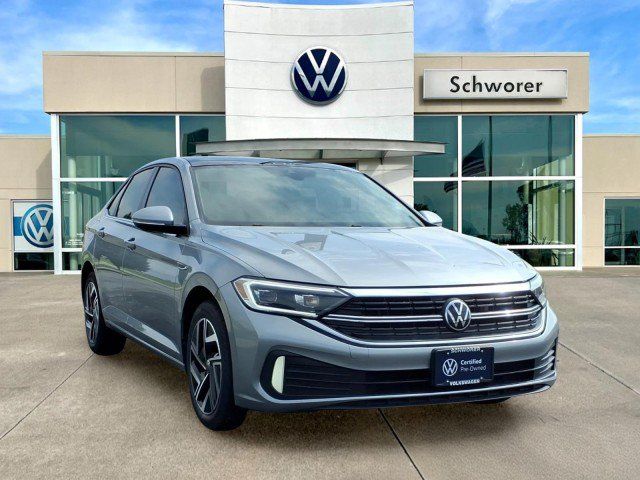Certified 2023 Volkswagen Jetta SEL FWD image 4