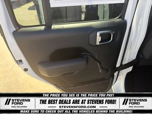 Used 2025 Jeep Gladiator Sport AWD/4WD image 35