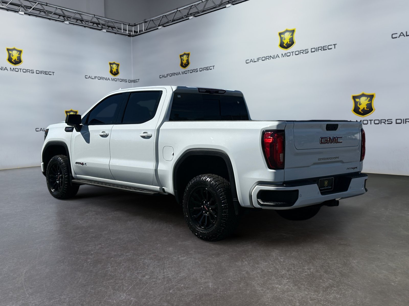 Used 2023 GMC Sierra 1500 AT4X AWD/4WD image 3