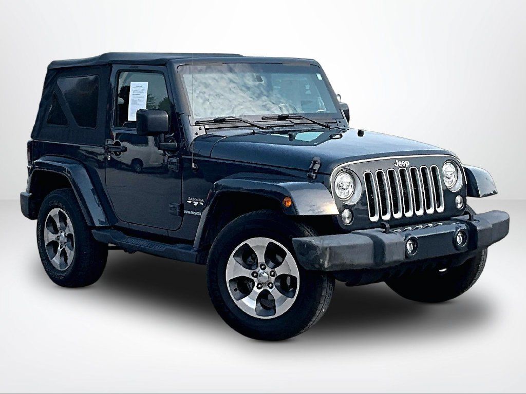 Used 2017 Jeep Wrangler Sahara w/ Connectivity Group AWD/4WD image 13