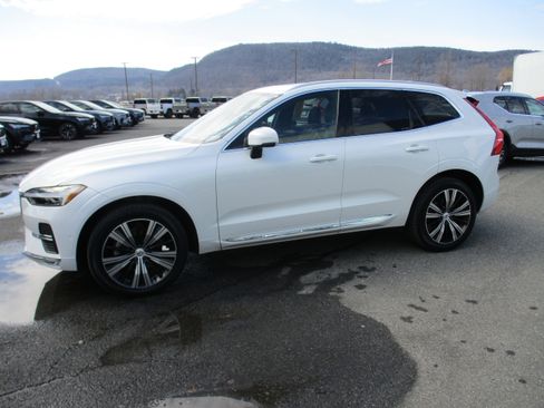 Certified 2023 Volvo XC60 B5 Plus image 8