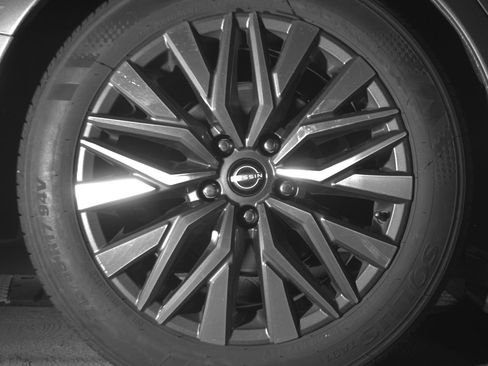 Used 2025 Nissan Altima 2.5 SV FWD image 15