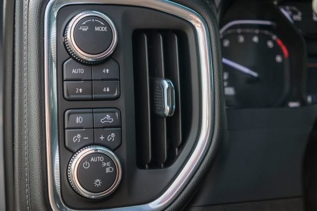 Used 2021 GMC Sierra 1500 Elevation AWD/4WD image 23