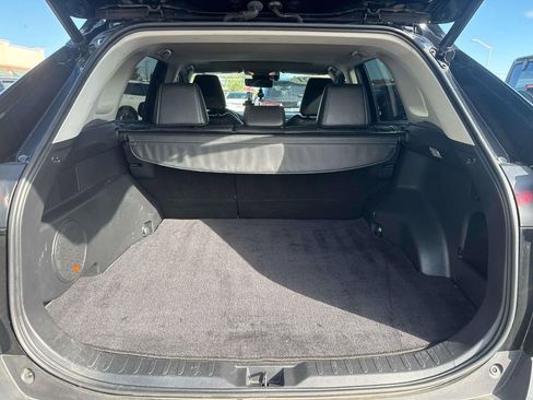 Used 2021 Toyota RAV4 XLE Premium image 8