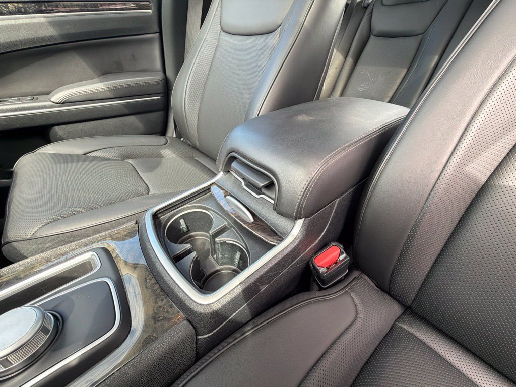Used 2018 Chrysler 300 Limited w/ Safetytec Plus Group AWD/4WD image 22