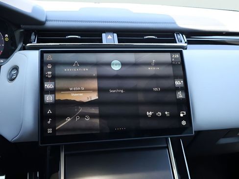 Certified 2026 Land Rover Range Rover Velar Dynamic SE AWD/4WD image 23