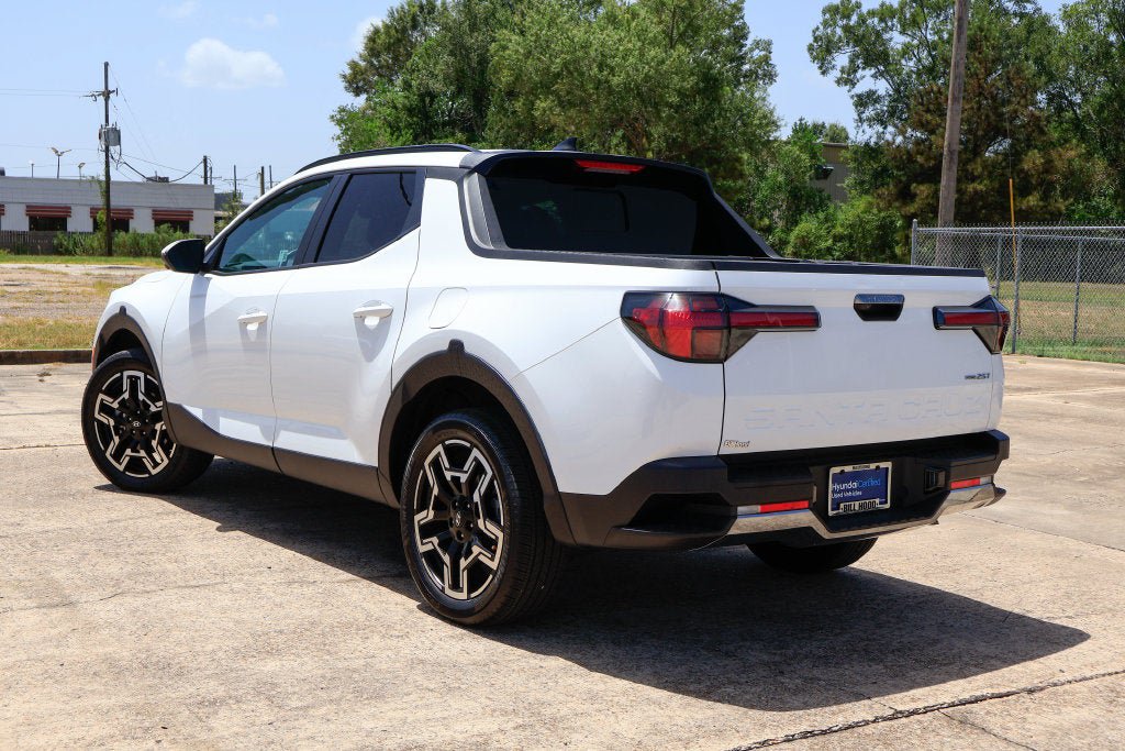 Used 2025 Hyundai Santa Cruz Limited AWD/4WD image 2