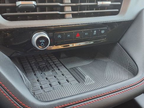 Used 2025 Ford Explorer ST image 9