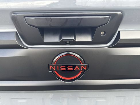 Used 2025 Nissan Frontier PRO-4X AWD/4WD image 18