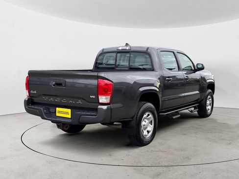 Used 2017 Toyota Tacoma SR w/ Tow Package AWD/4WD image 5