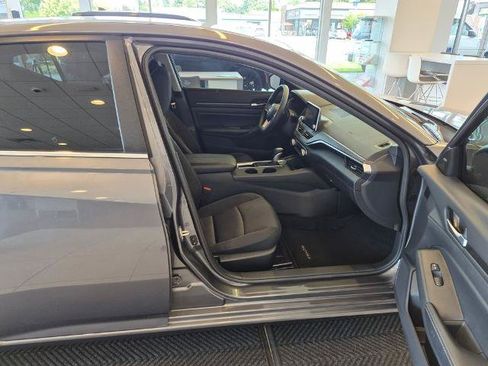 Certified 2025 Nissan Altima 2.5 SV FWD image 22