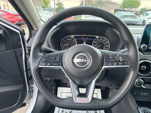 Used 2025 Nissan Sentra SV FWD image 8