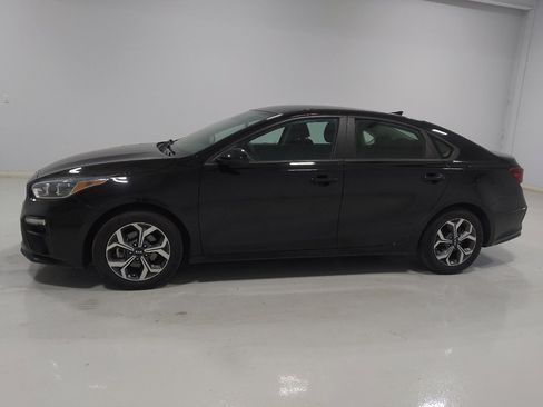 Used 2020 Kia Forte LXS FWD image 2