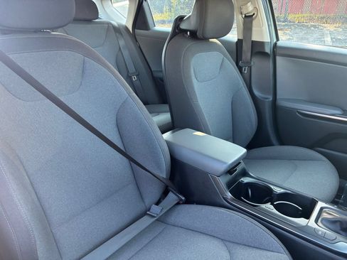 Used 2025 Kia K4 FWD image 31