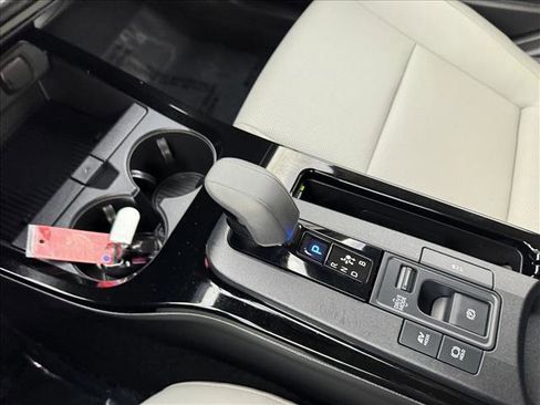 Used 2025 Toyota Prius Limited image 15