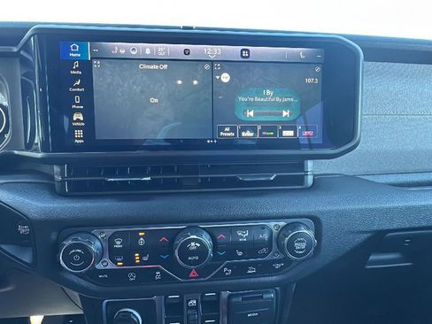 Used 2025 Jeep Wrangler Sport S image 16