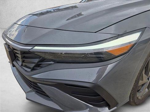 Used 2026 Hyundai Elantra Sport image 9