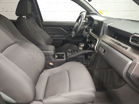Used 2024 Toyota Tacoma SR5 AWD/4WD image 7
